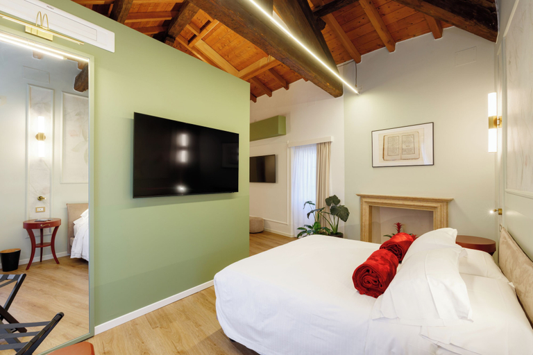 Bedroom 5, La Merope Guest House de Charme, Verona