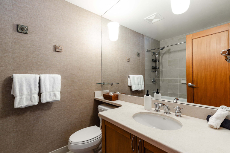 Bathroom 5, Harmony Chalet at Montebello, Squamish-Lillooet