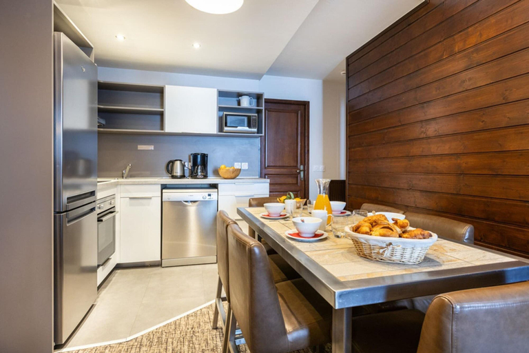 Private kitchen, Woodsy Retreat in the Alps, Savoie