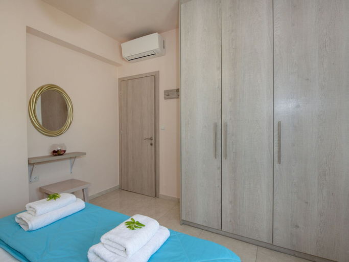 Room 5, Holiday Home in Pagkalochori Near Beaches, Crete