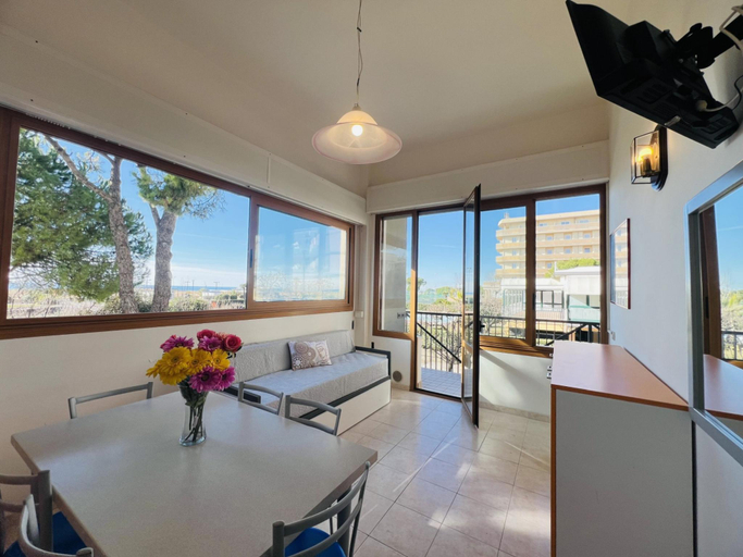 2, Sea view apartment in central Bibione, Venezia