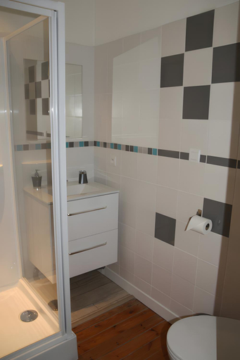 Bathroom 2, Aux Charmes D'antan - Chambre, Vendée