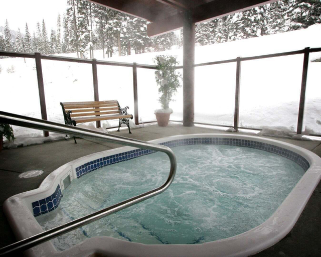 Outdoor spa tub, Cahilty #156/158 1 Bedroom Home, Thompson-Nicola