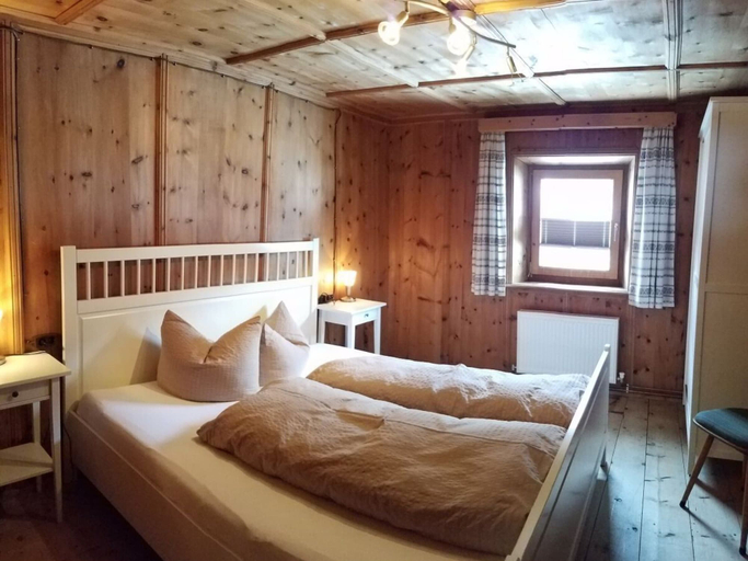 Room 5, Apartment in Umhausen With Swimming Pool, Imst