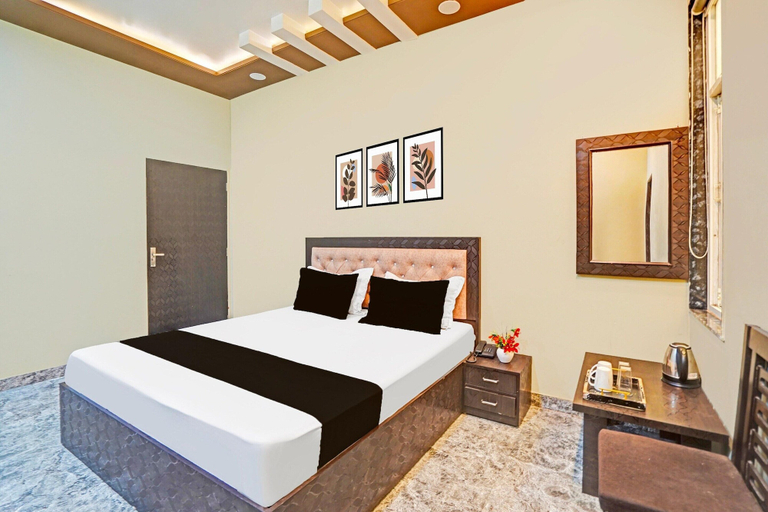 Room 2, Super Hotel O Shiva, Jaipur