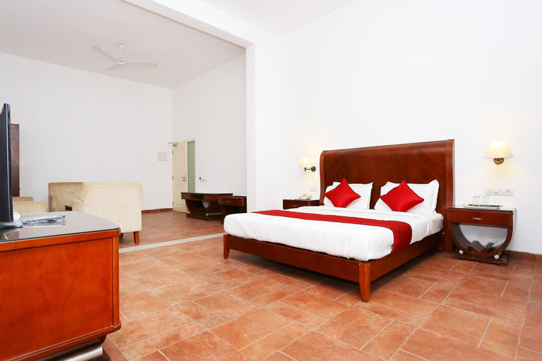 Room 2, Super Townhouse Island Inn, Ernakulam