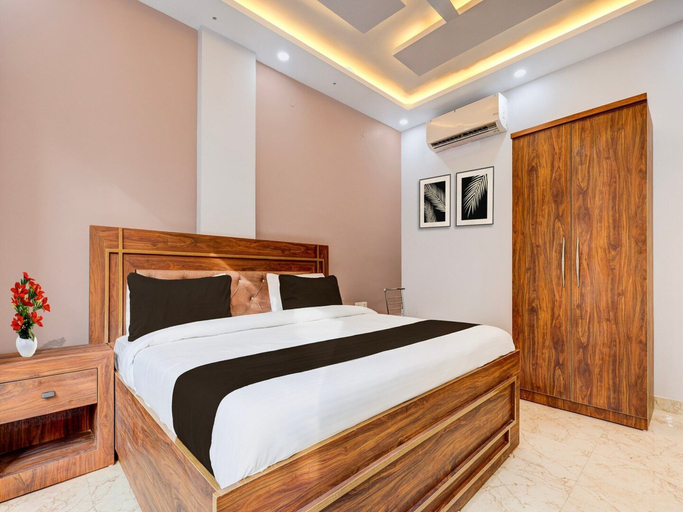 Room 4, Hotel O Pari Chowk Metro Station, Gautam Buddha Nagar