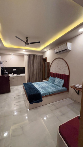 Room 5, Infinity Stay, Jaipur