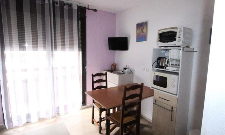 Private kitchen 2, Apartment in Luchon Near Gondola Lift, Haute-Garonne