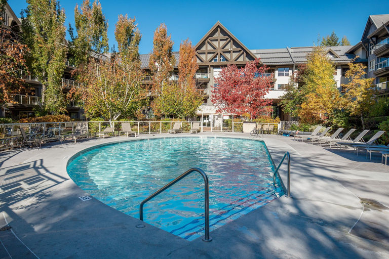 Pool 2, The Treehouse at the Aspens, Squamish-Lillooet