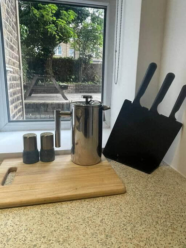 Room 4, Cozy Studio With Private Garden in London, London