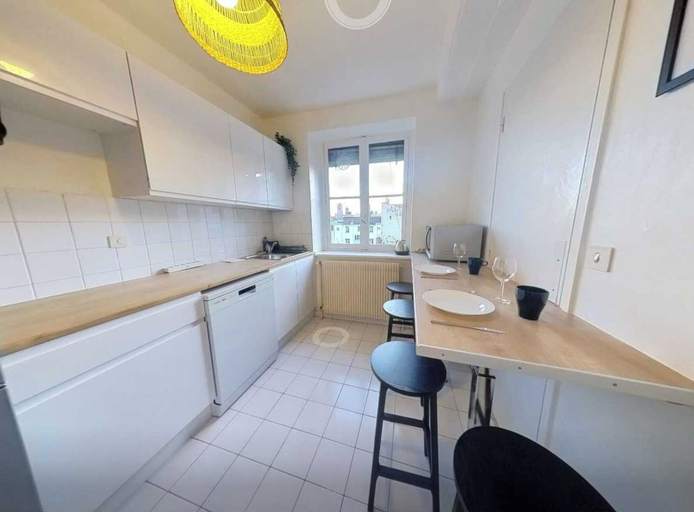 Private kitchen 5, Cozy Room in a Friendly Shared Flat - Lyon 8th, Rhône