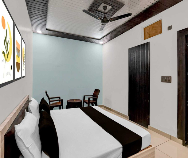 Room 4, Hotel O Dadri Railway Station, Gautam Buddha Nagar