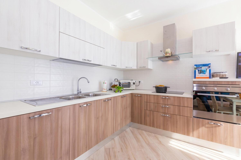 Others 5, Serena 1 Amazing Sea View - Happy Rentals, Savona