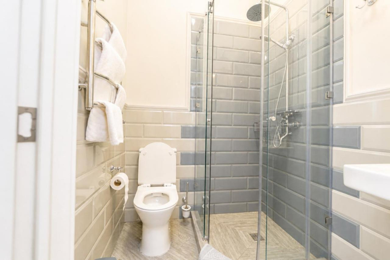 Bathroom 4, Maner hotel, Odes'ka