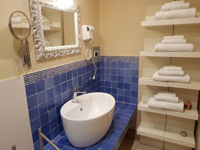 Bathroom 5, B&B Sicily Luxury, Catania