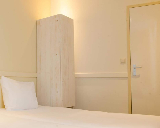 Bedroom 4, City2Beach Hotel, Vlissingen