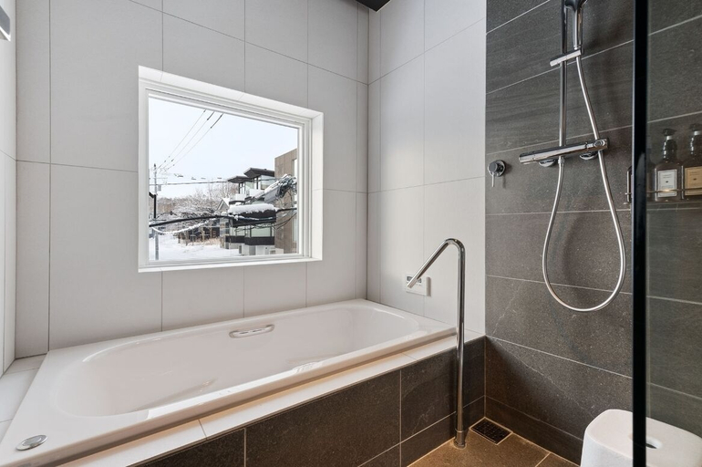 Bathroom, Haru by H2 Life, Kutchan