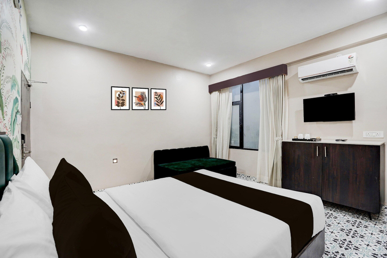 Room 3, Super Townhouse Chandpole Metro Station, Jaipur