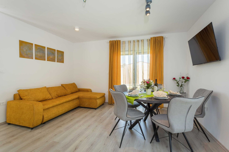 Primary image, House in Peroj Near Rock Beach, Vodnjan