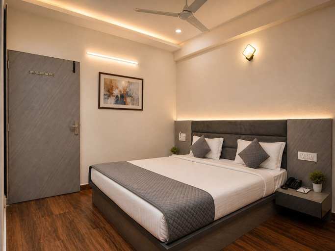Bedroom 3, Hotel Hari Kripa Dham Near Prem Mandir Vrindavan, Mathura
