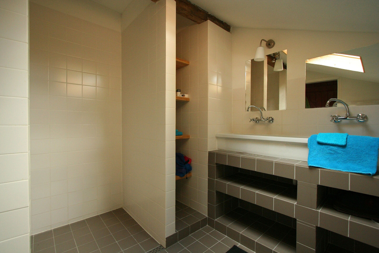 Bathroom, Spacious Farmhouse near Forest in Stramproy, Weert