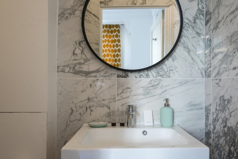 Bathroom 5, Family Apartment - 3br/10p - Passy / Eiffel Tower, Paris