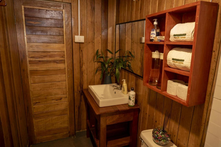 Bathroom 3, Amazon Curassow Lodge and Expeditions, Maynas