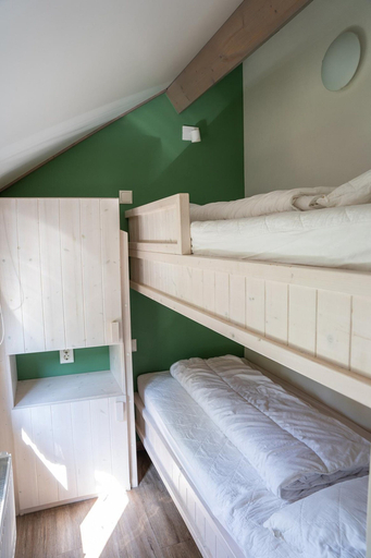 Room 1, Unique Holiday Home in Farmhouse Style, Ermelo