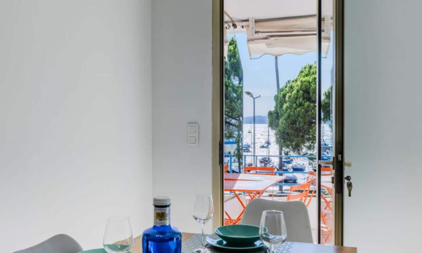 Dining 4, Apartment in Cannes With Stunning Sea View, Alpes-Maritimes