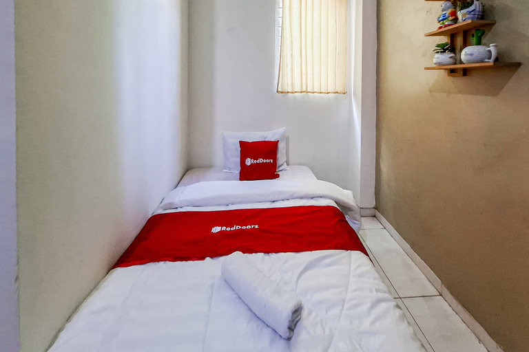 Others 3, RedDoorz OLIVE near USM Semarang, Semarang
