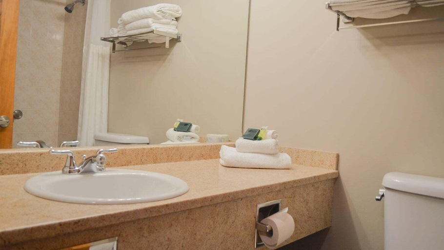 Bathroom 2, Cahilty #251/253 1 Bedroom Home, Thompson-Nicola