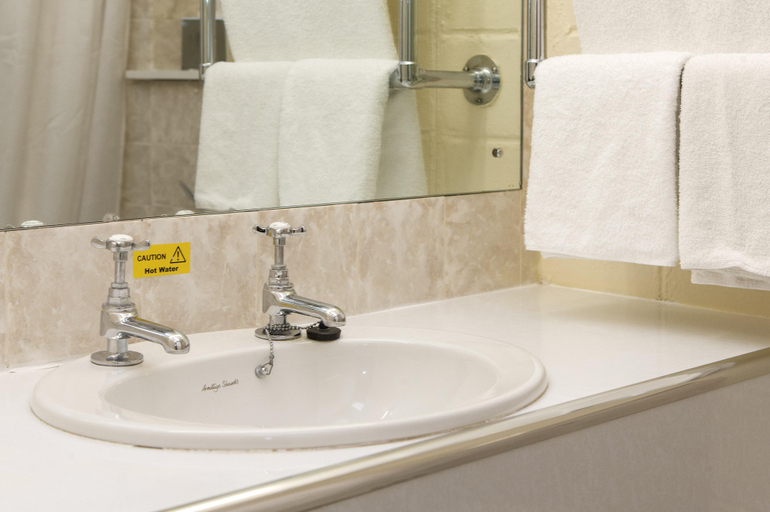 Bathroom 4, The Waterside Hotel, Aberdeenshire