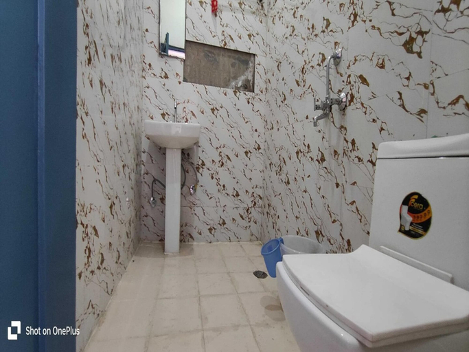 Room 4, Hotel O Sector 18 Metro Station, Gautam Buddha Nagar