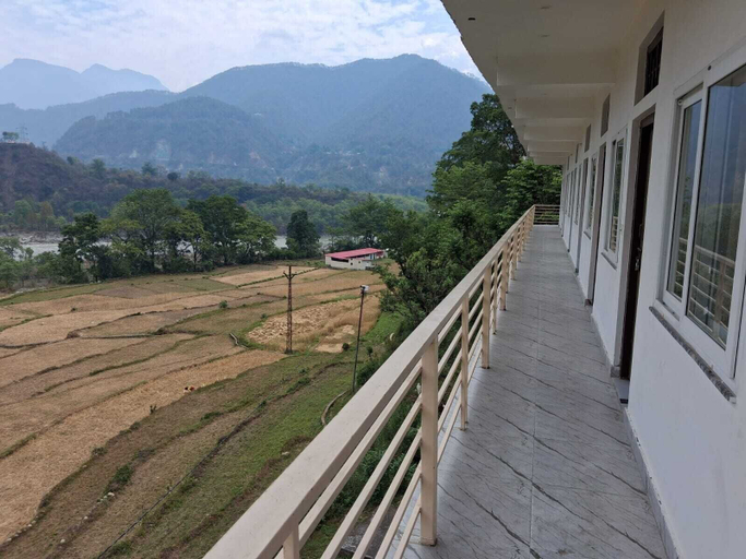 Property grounds 5, Hotel CSR Palace, Chamoli