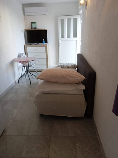 Living room 4, Apartment Near Beautiful Zatoglav Beach, Rogoznica