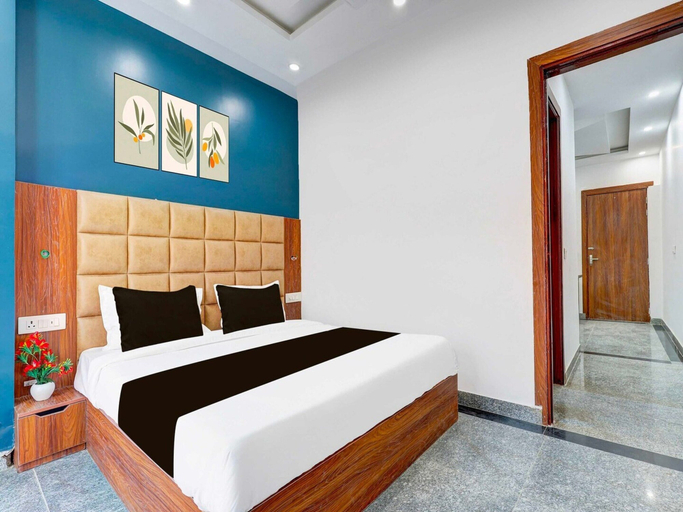 Room 5, Townhouse Oak Sector 62 Paras Trinity, Gurgaon