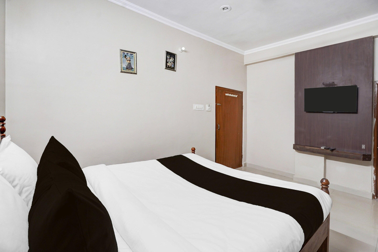 Room 5, Super Townhouse Chandpole Metro Station, Jaipur
