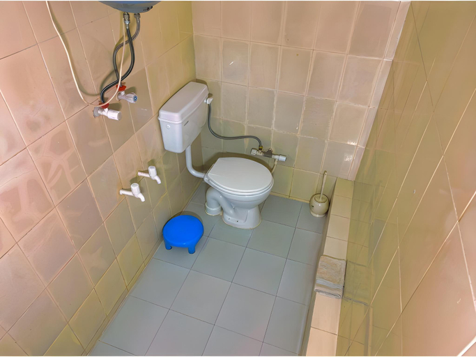Bathroom 2, The Kunwar Heritage Inn, Nainital