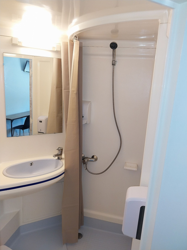 Bathroom 4, Hôtel les 3 Vallées, Savoie
