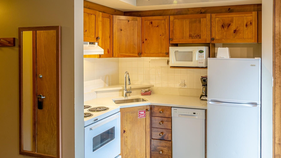 Private kitchen 2, Cahilty #232 Home, Thompson-Nicola