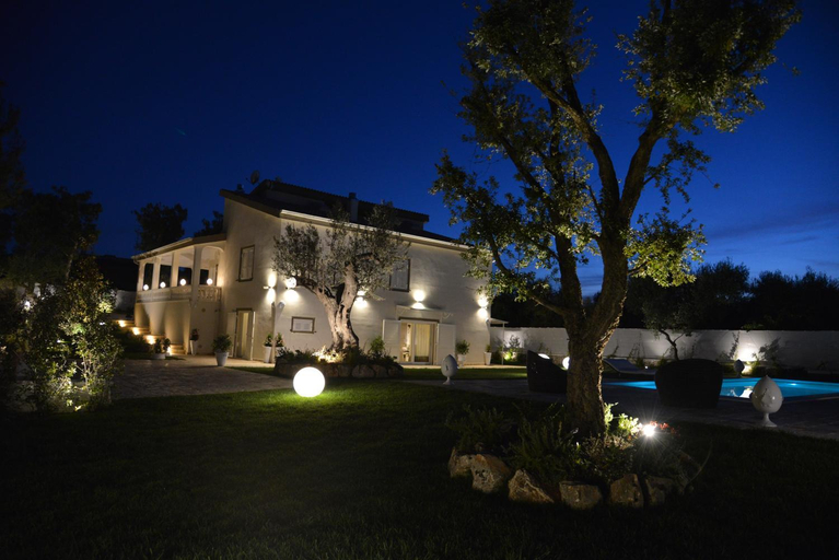 Others 2, Villa Rudy, Bari