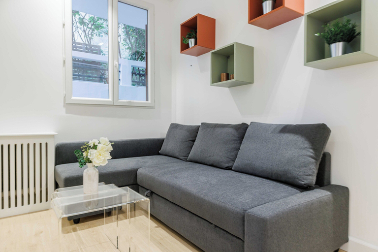 Living area 3, Charming apt - 1bdr / 2P - Muette 16th arr, Paris