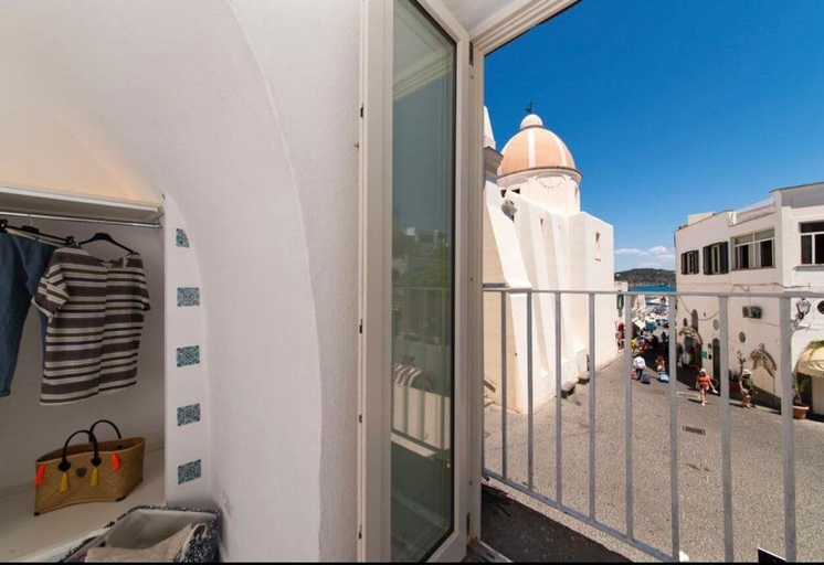 Property grounds, Fantasy House Suites, Napoli