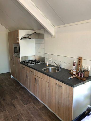 Private kitchen 4, Atmospheric Chalet on the Veluwemeer