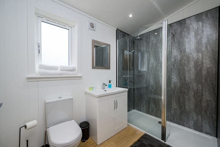 Bathroom 3, Paddock Lodges Executive 4 Bed Villa, Perthshire and Kinross