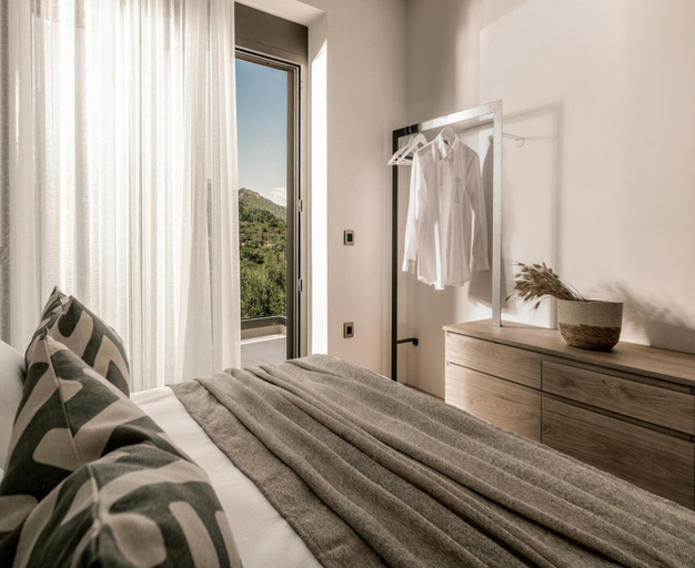 Room 4, Villa in Zakynthos With Private Pool & Views, Ionian Islands