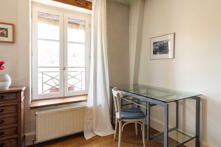 Interior, Dify Adelaide Perrin, Rhône