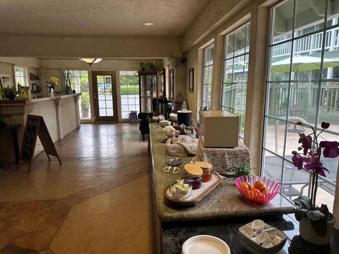 Food & Drinks 5, Baechtel Creek Inn, Mendocino