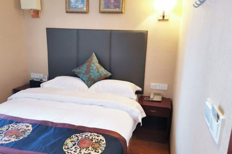 Room 5, Huifeng Business Hotel, Chongqing